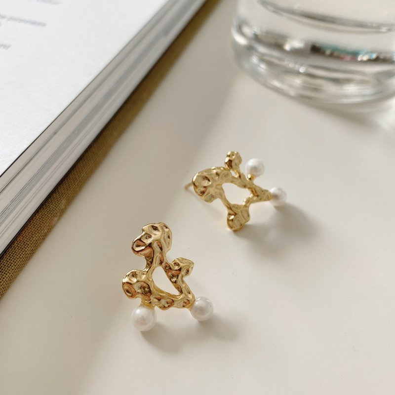 Celi French style S925 sterling silver bump design pearl earrings hollow irregular niche simple earrings women
