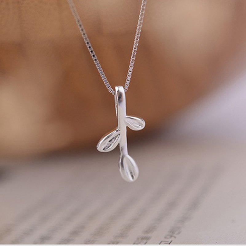 Creative pastoral tender leaf bud pendant small tree leaf necklace female fresh pendant jewelry