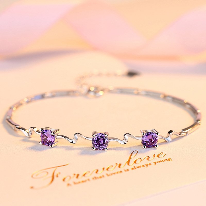 Hot and tactful bracelet girls fashion, simple diamond hand jewelry for girlfriend